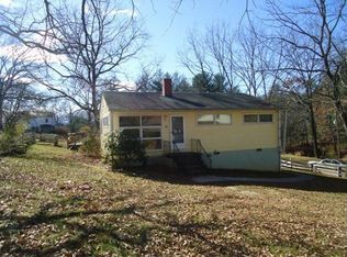 88 Anderson St, Franklin, NC 28734