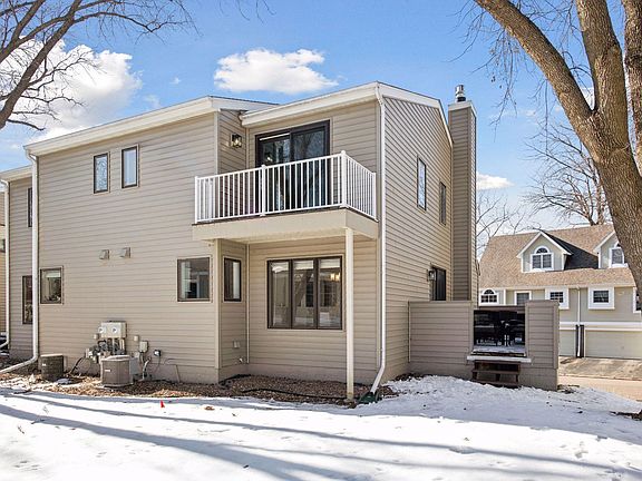 4th image of 4939 Bayswater Rd