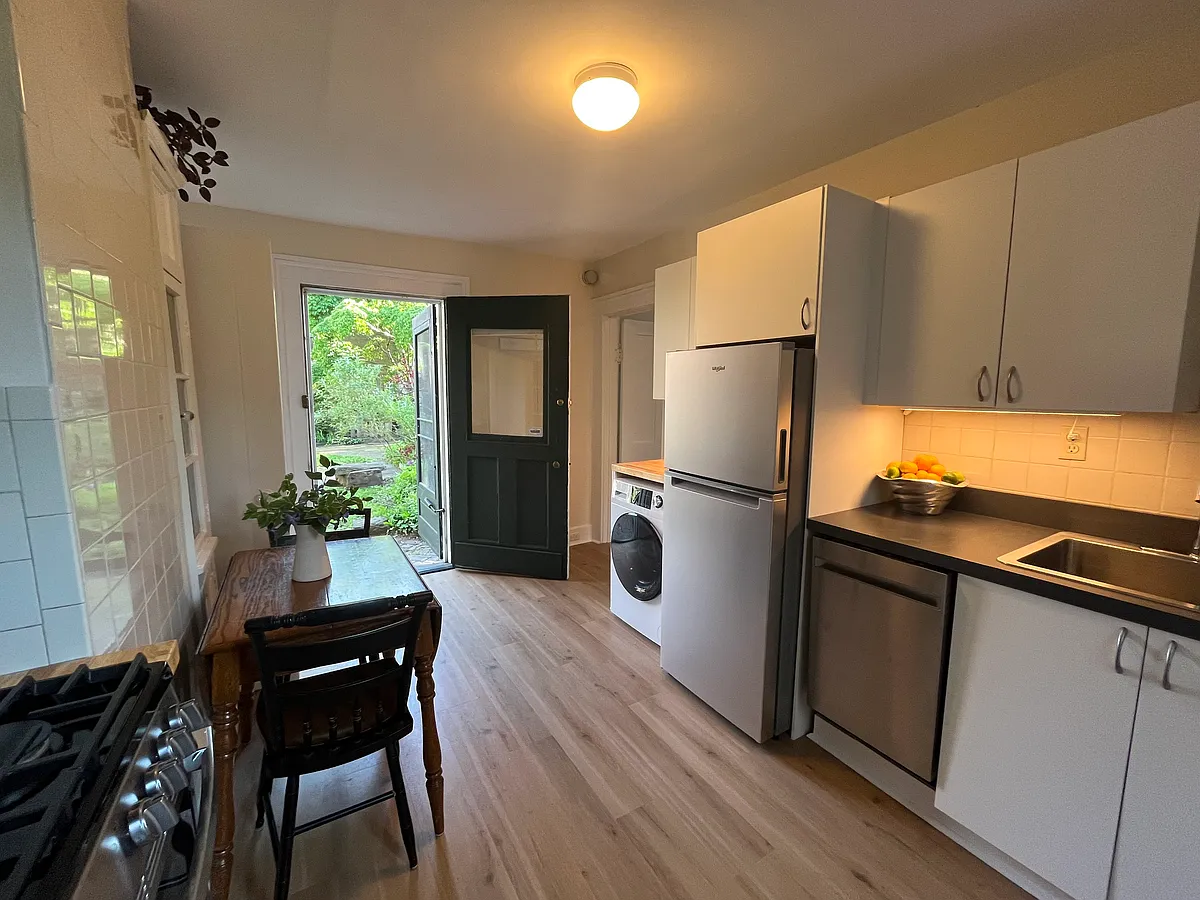 Building Photo - 8 Academy St #1R