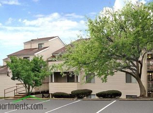 454 Quail Ridge Dr APT D, Ballwin, MO 63021