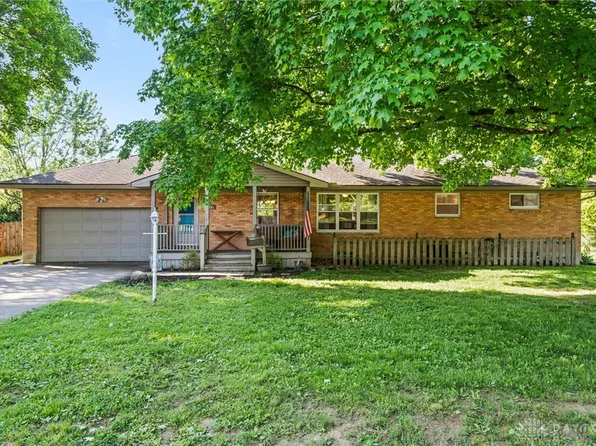 4181 N Linda Dr, Bellbrook, OH 45305