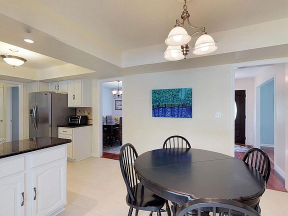 5th image of 36 W Cartwright Dr