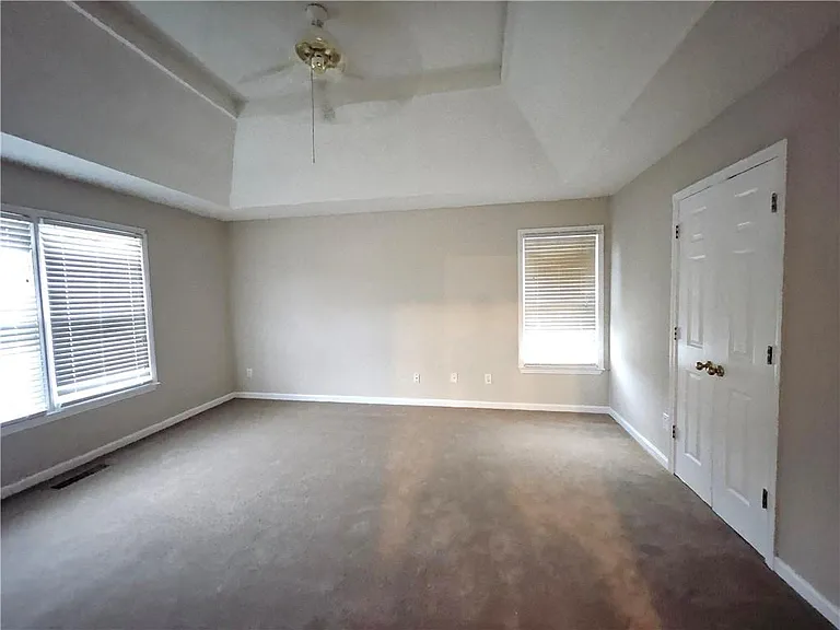 144 Hunters Trce — Photo 16