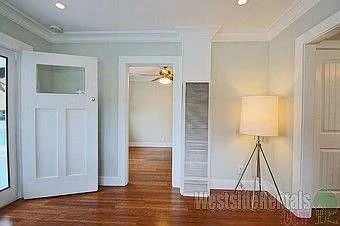246 Ashland Ave — Photo 2