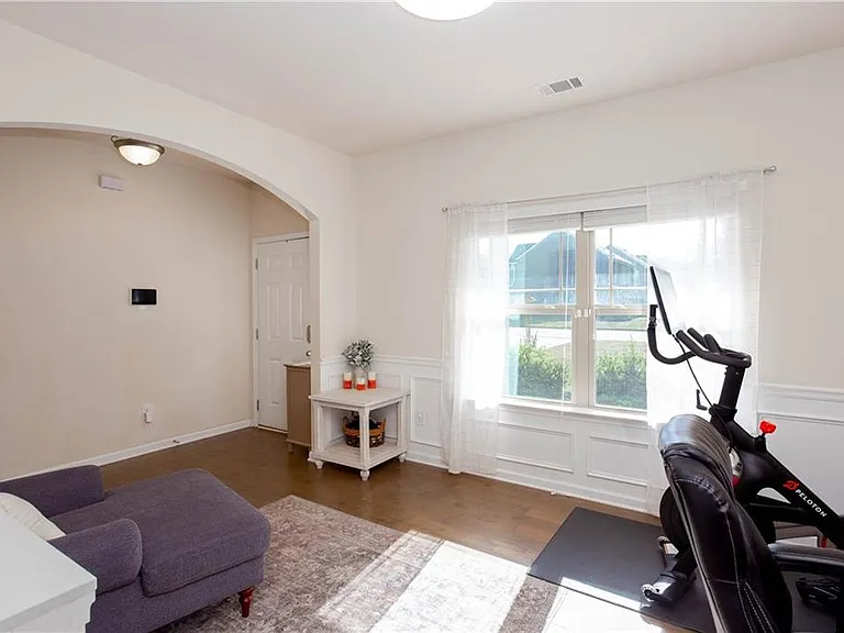 7999 Dawson Ln — Photo 9