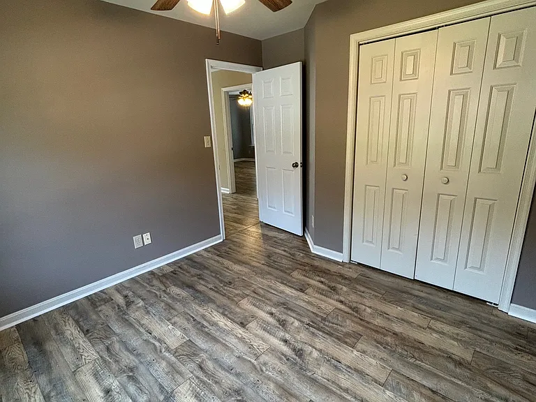 Spare bedroom. Closet.