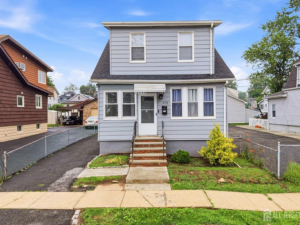 1st image of 375 Miller St