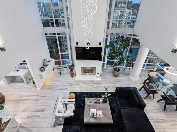 930 Cambie St Penthouse 1, Vancouver, BC V6B 5X6