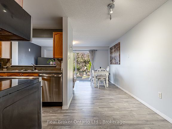 3rd image of 44 Monarchy St