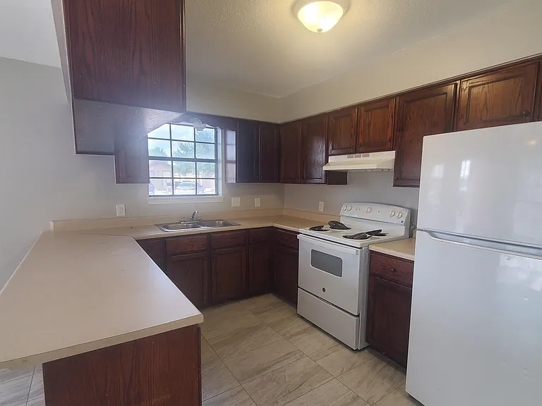 2515 Boston St — Photo 5
