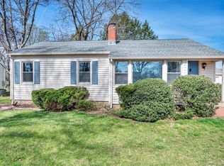 2 Southwood Rd, Cromwell, CT 06416