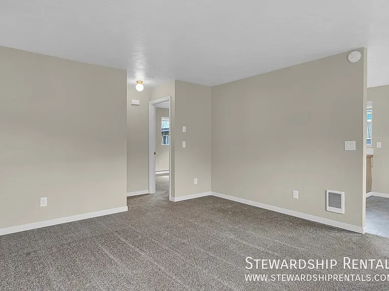 541 Lawrence St #B — Photo 6