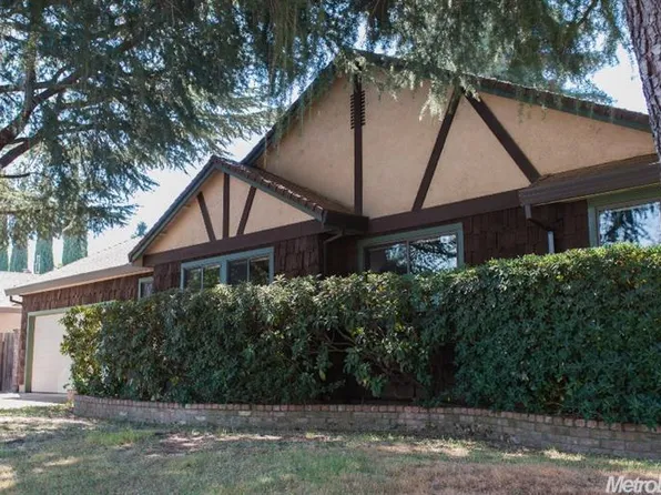 2747 Bradshaw Rd, Sacramento, CA 95827