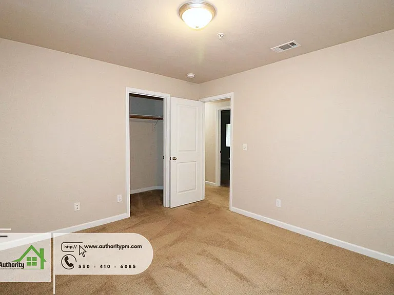 2381 Yellow Finch Way — Photo 16