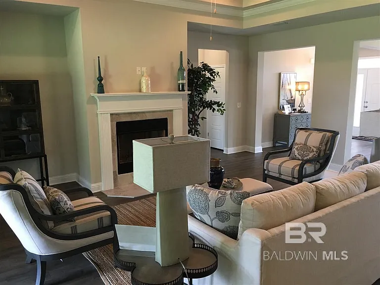 23870 Flynt Dr — Photo 2