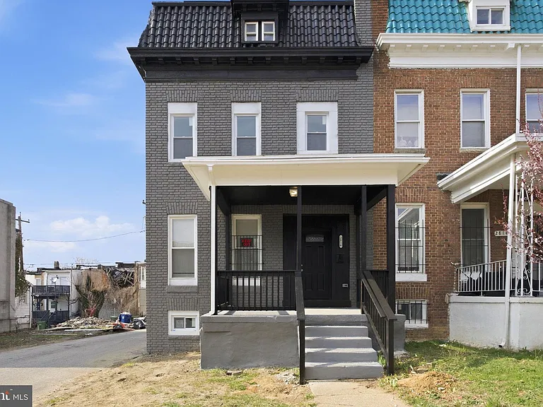 2816 Rockrose Ave — Photo 2