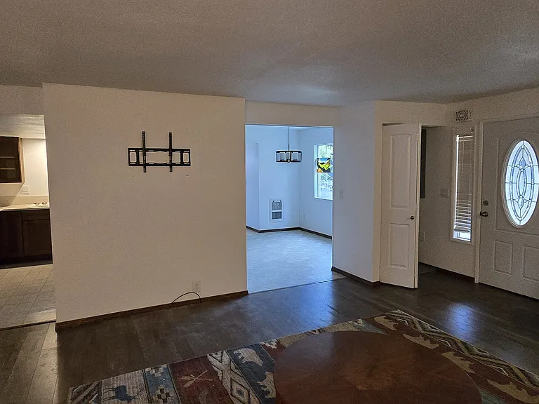 Large Living/Family Room. Pellet Stove is located in this room