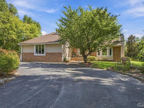 2nd image of 2605 Childs Lake Rd