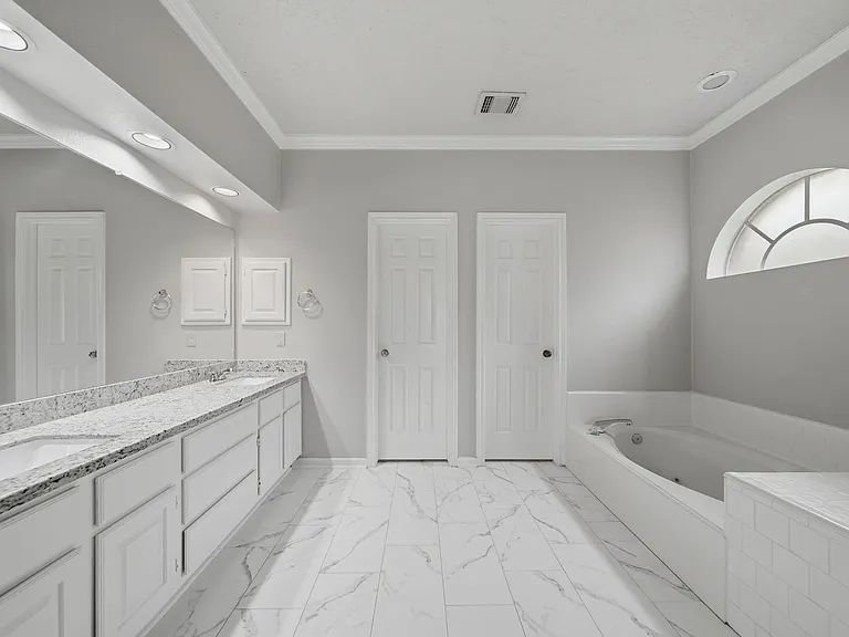 15122 Greenleaf Ln — Photo 17