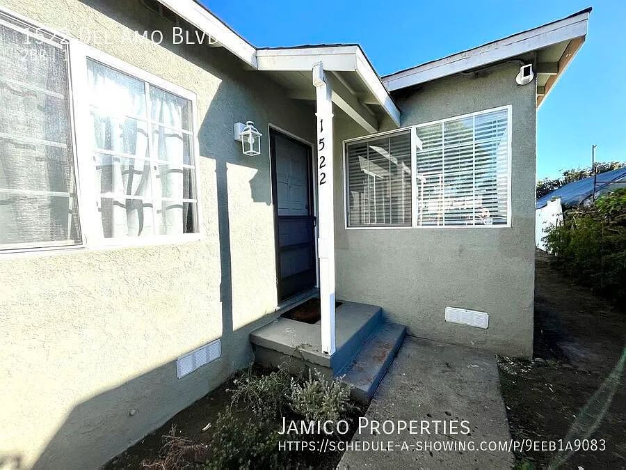 2 bed, 750 sqft, $2,700 — Photo 2