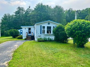 33 Patio Park Ln, Gorham, ME 04038