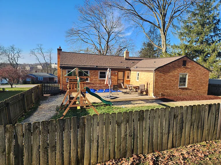 2641 Milford Dr — Photo 29