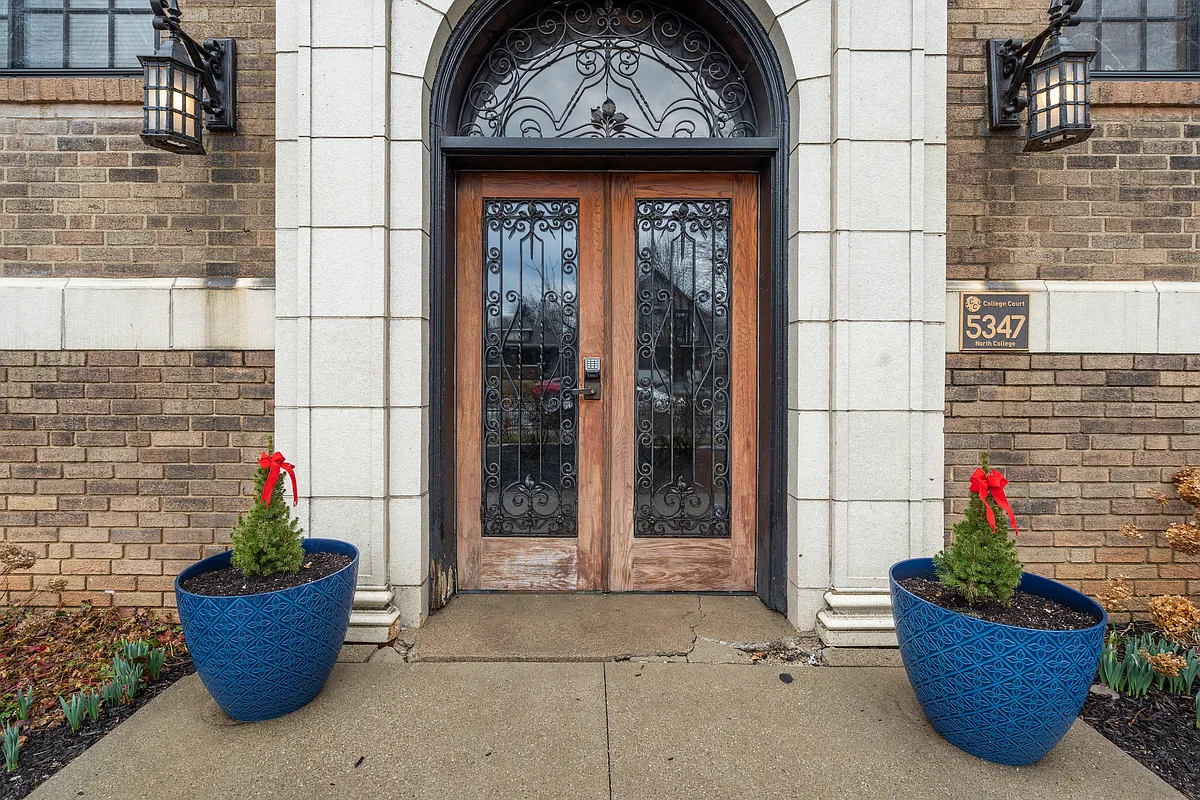 Building Photo - 5347 N College Ave