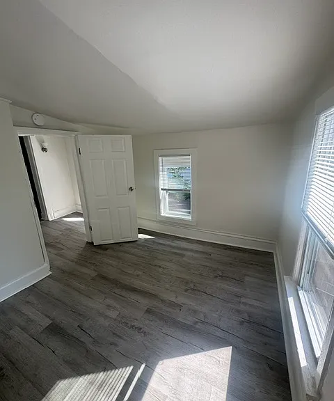 305 N Franklin St — Photo 34