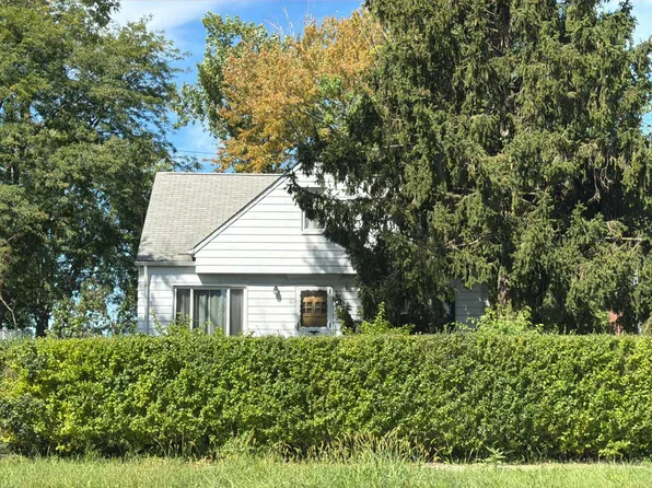 32827 Lake Shore Blvd, Willowick, OH 44095