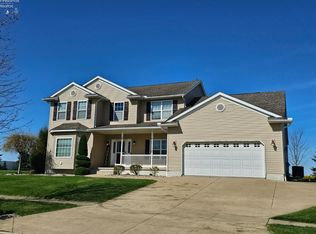 214 Hartland Dr, Bellevue, OH 44811