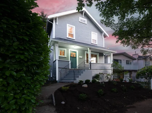 2528 Adanac St, Vancouver, BC V5K 2M5