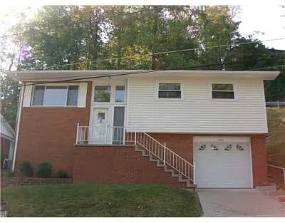 862 Beaumont Rd photo 1