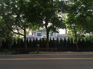 2800 Arlund Way, Troy, MI 48098