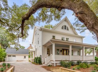 517 Royall Ave, Mount Pleasant, SC 29464