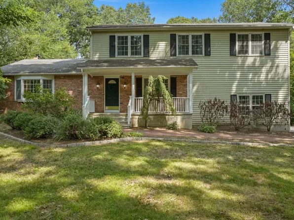 69 High Rock Road, Newtown, CT 06482