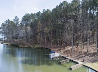 2561 Parrotts Pointe Rd, Greensboro, GA 30642