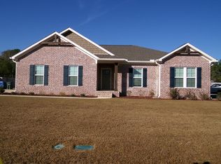 106 Pinewood Ln, Dothan, AL 36305