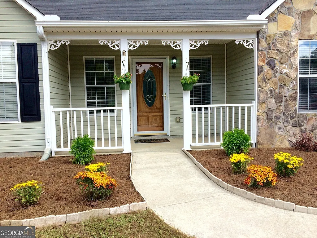 3 bed, 2.0 bath, 1500 sqft, $2,200 — Photo 1