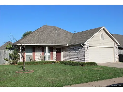 1124 Spinnaker Dr Photo 1