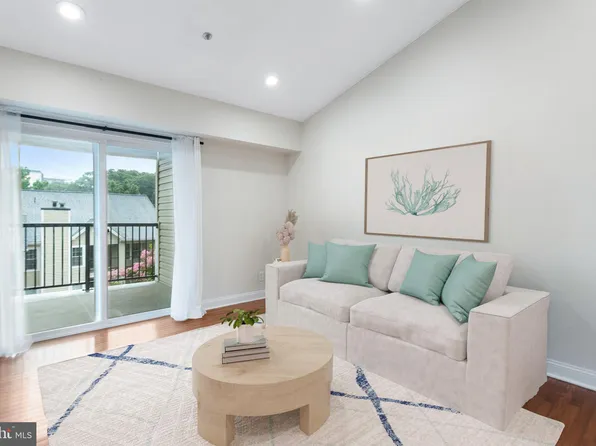 3315 Wyndham Cir APT 4228, Alexandria, VA 22302