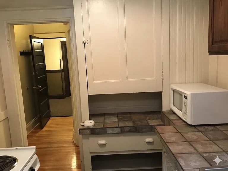 1934 Grant St #10 — Photo 7