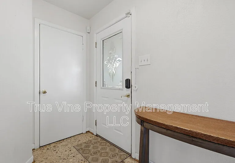 2423 W Gramercy Pl — Photo 24