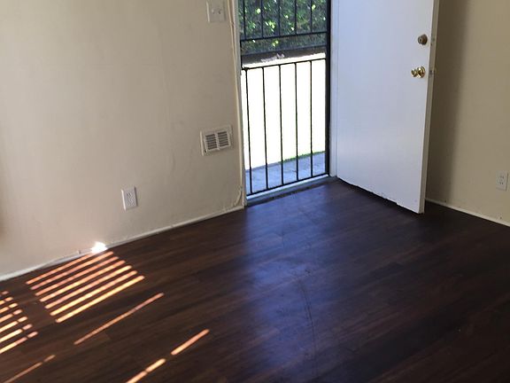 3rd image of 620 Temple Ave APT C