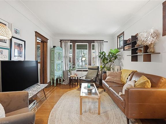5th image of 1 Rutherford Ave