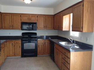 1134 Pin Oak Dr #1, Perkiomenville, PA 18074