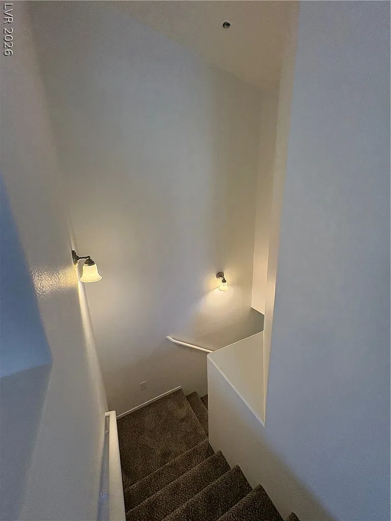 2 bed, 2.0 bath, 1068 sqft, $1,425 — Photo 3