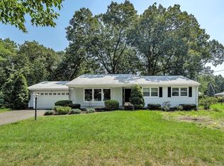 41 Dunsany Dr, Longmeadow, MA 01106