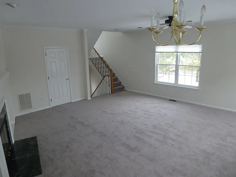 1901 Tanglewood Pl — Photo 3
