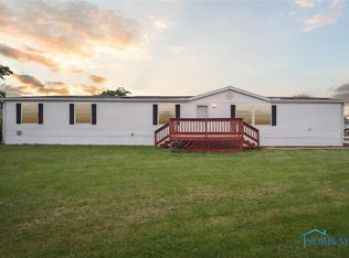 2058 Pear Tree Ln, Delta, OH 43515