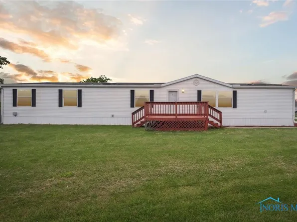 2058 Pear Tree Ln, Delta, OH 43515